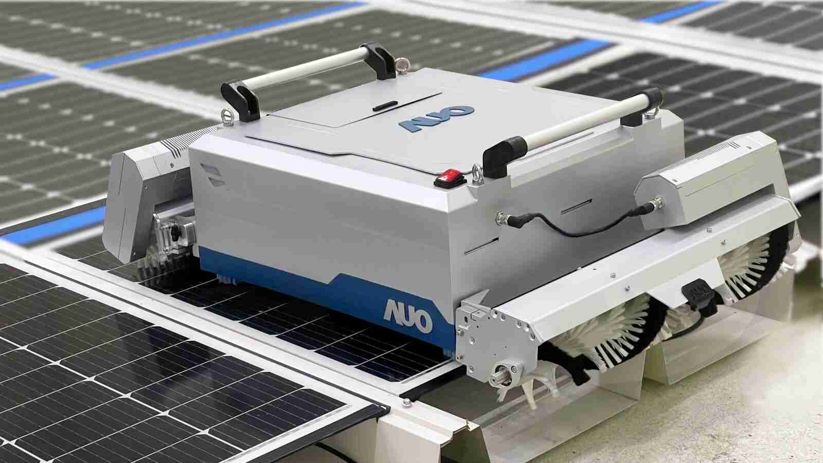 冰球突破致力EPC场域技术升级，，导入清洁机器人搭配传感器与AI数据分析，，，，大幅减少维运成本