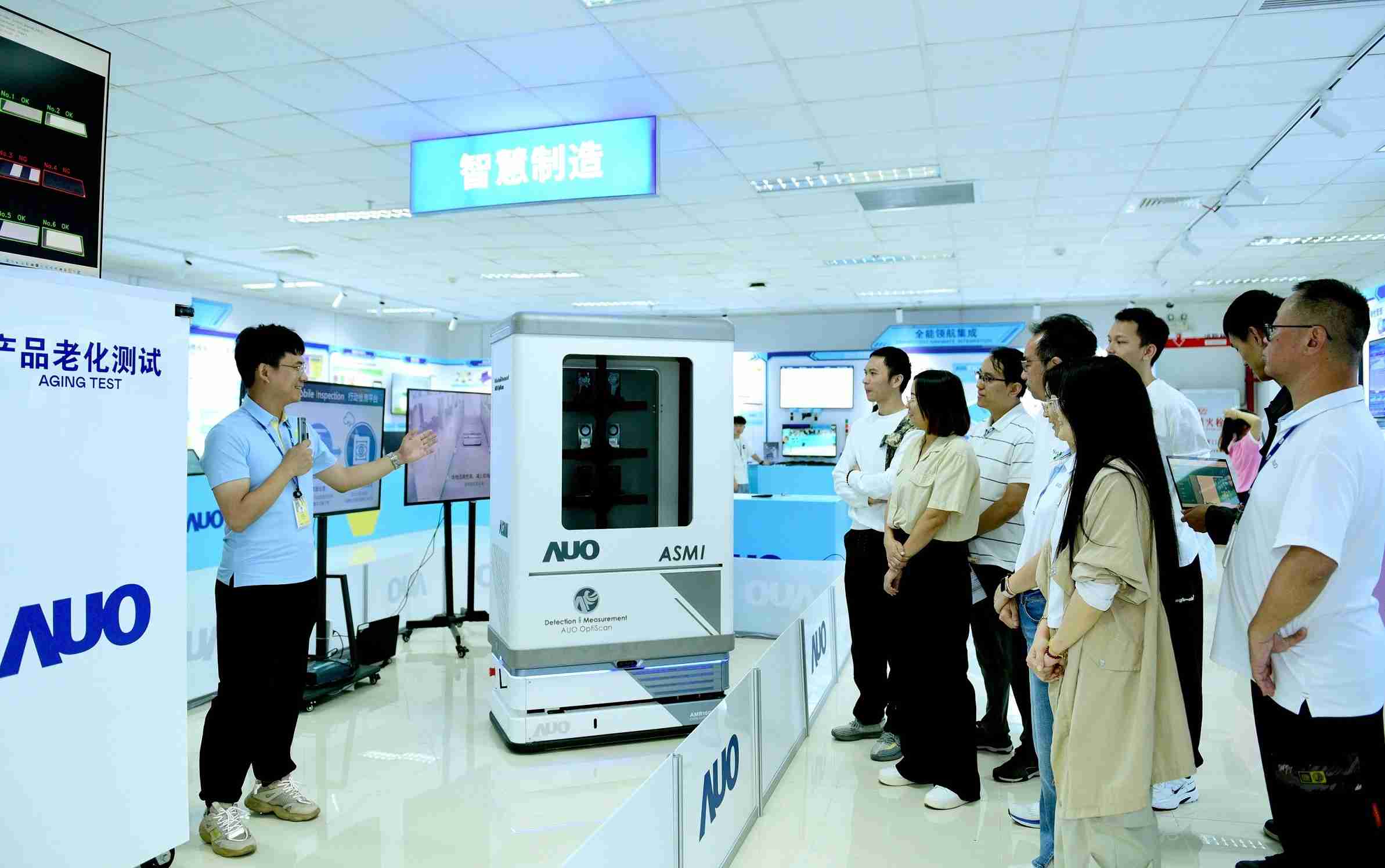 冰球突破厦门将5G+ABC技术串联生产管理全流程，，，打通研发、、、采购、、、、生管、、、、制程、、设备、、、质量等产品全生命周期制造流程，，，，完成数字化设计、、、智慧供应链、、、智能座舱、、全流程设备管理、、、数据驱动优化、、、智慧在线检测、、智慧品管等自适应生产模式升级